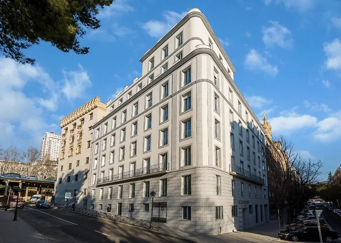Plaza de España Skyline